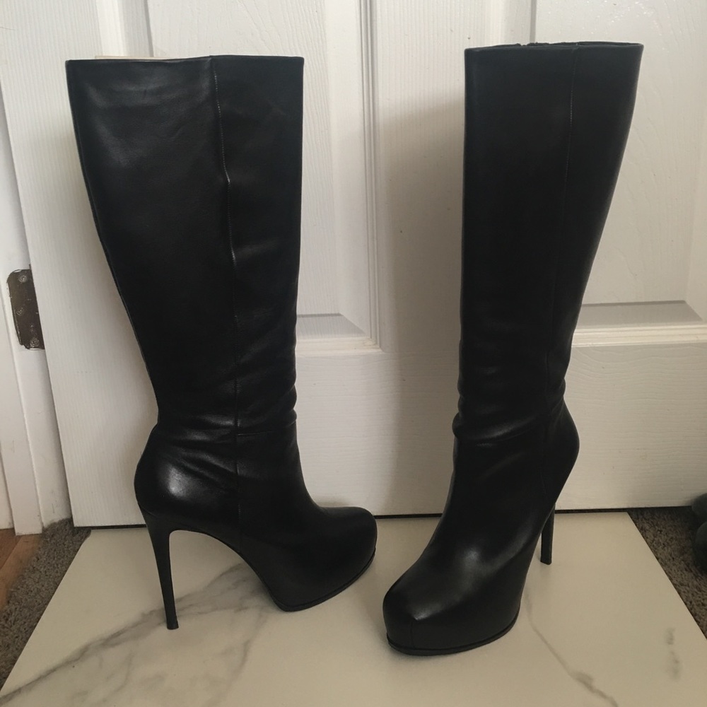 Pour La Victoire Leather Platform Boots